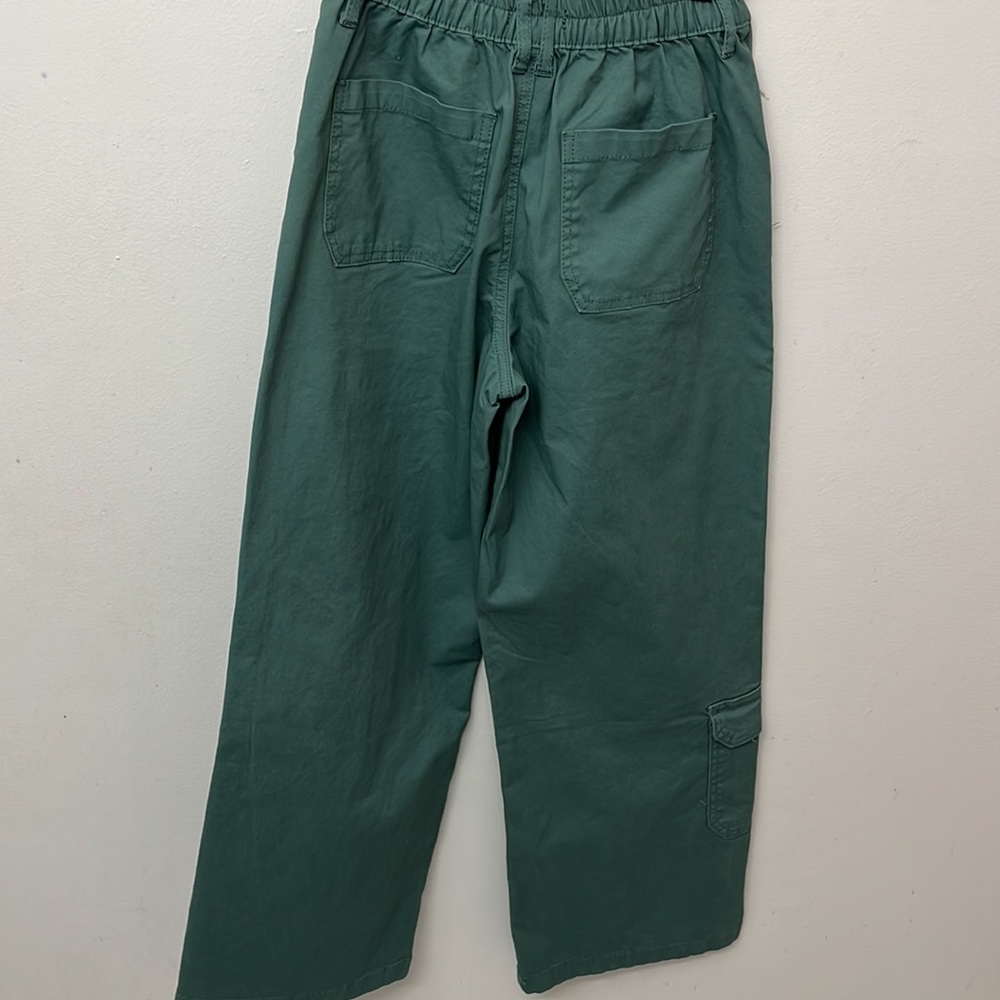 Forever 21 - Picture 2 of 2